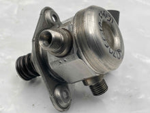 Load image into Gallery viewer, FUEL PUMP 550i 550i Gt 650i 750 HYBRID 750i 750il Active 7 Alpina 08-15 - NW449352