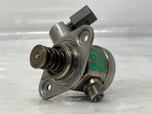 Load image into Gallery viewer, FUEL PUMP 550i 550i Gt 650i 750 HYBRID 750i 750il Active 7 Alpina 08-15 - NW504775