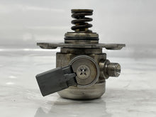 Load image into Gallery viewer, FUEL PUMP 550i 550i Gt 650i 750 HYBRID 750i 750il Active 7 Alpina 08-15 - NW504775