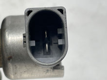 Load image into Gallery viewer, FUEL PUMP 550i 550i Gt 650i 750 HYBRID 750i 750il Active 7 Alpina 08-15 - NW504775