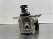Load image into Gallery viewer, Fuel Pump CT6 2017 - NW554956