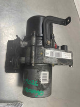 Load image into Gallery viewer, Power Steering Pump Dodge Durango 2011 - NW674778