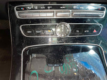 Load image into Gallery viewer, RADIO Mercedes-Benz E300 E350 E400 E550 2017 17 2018 18 - NW551925
