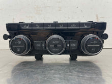 Load image into Gallery viewer, Temperature Controls Volkswagen Jetta 2021 - NW559518
