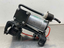 Load image into Gallery viewer, SUSPENSION AIR COMPRESSOR PUMP Vanden Pl XJ XJL XJR 2010-2014 - NW561725