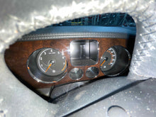 Load image into Gallery viewer, Speedometer Cluster 2006 - NW564471