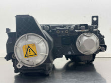 Load image into Gallery viewer, Headlight Lamp Assembly 2006 - NW564620