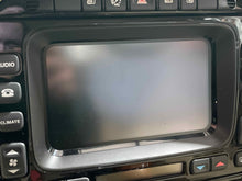 Load image into Gallery viewer, INFO-GPS SCREEN Vanden Pl XJ XJ8 XJ8L XJL XJR 2004-2009 - NW571691