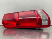 Load image into Gallery viewer, TAIL LIGHT LAMP ASSEMBLY Rover Disco II Disco SD Discovery 99-00 Left - NW602024