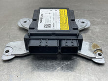 Load image into Gallery viewer, Computer VOLVO S60 2022 - NW625450