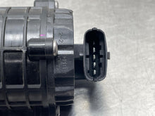 Load image into Gallery viewer, Vacuum Pump Hyundai Veloster 2016 - NW628325