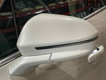 Load image into Gallery viewer, Side View Door Mirror Lincoln MKC 2017 - NW577706