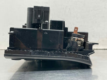 Load image into Gallery viewer, TEMPERATURE CONTROLS Volvo S80 2006 06 - NW635730