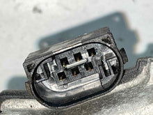 Load image into Gallery viewer, THROTTLE BODY Hyundai Genesis 09 10 11 12 13 14 - NW578268