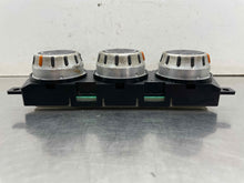 Load image into Gallery viewer, TEMPERATURE CONTROLS Nissan 350Z 2007 07 - NW639650