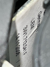 Load image into Gallery viewer, Floor Shifter 2009 - NW662793