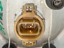 Load image into Gallery viewer, FOG LIGHT Yukon G8 Tahoe Camarao 2007 07 2008 08 2009 09 2010 10 11 12 13 - NW581757