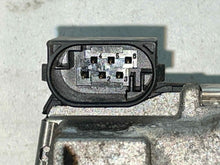 Load image into Gallery viewer, THROTTLE BODY Mercedes R350 R500 E350 C250 ML350 S400 2006 06 07 08 09 10 11 - NW675834