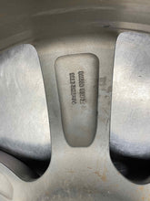 Load image into Gallery viewer, Wheel Rim AUDI S8 2015 - NW656638
