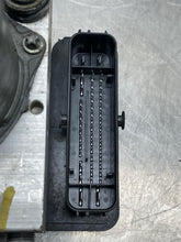 Load image into Gallery viewer, ABS Pump CT6 2017 - NW582235