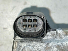 Load image into Gallery viewer, THROTTLE BODY Audi A6 RS4 A8 A6 01 02 03 04 05 06 - 09 - NW688380