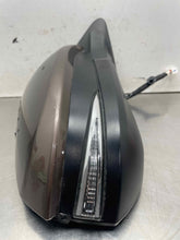 Load image into Gallery viewer, SIDE VIEW DOOR MIRROR Toyota Highlander 14 15 16 17 18 19 Right - NW695888