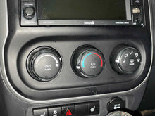 Load image into Gallery viewer, Temperature Controls Jeep Compass 2017 - NW586366