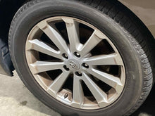 Load image into Gallery viewer, WHEEL RIM Venza 09-13 19x7-1/2 ALLOY 19x7-1/2, 5 lug, 4-1/2" - NW586418
