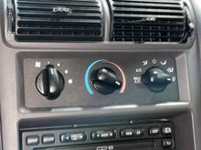 Load image into Gallery viewer, Temperature Controls Ford Mustang 2001 - NW586818