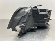 Load image into Gallery viewer, HEADLIGHT LAMP ASSEMBLY 325ci 325i 330ci 330i 330xi 04-06 Right - NW587313