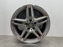 Load image into Gallery viewer, WHEEL RIM E300 E350 E400 E550 E63 11-13 18x8-1/2 - NW589486