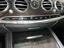 Load image into Gallery viewer, Temperature Controls Mercedes-Benz SL500 2016 - NW590528