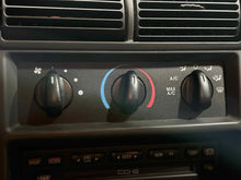 Load image into Gallery viewer, Temperature Controls Ford Mustang 2002 - NW591261
