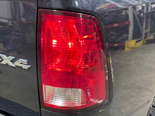 Load image into Gallery viewer, TAIL LIGHT LAMP ASSEMBLY 1500 Pickup 2500 Pickup 3500 Pickup 09-14 Right - NW591876