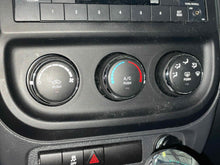 Load image into Gallery viewer, Temperature Controls Jeep Compass 2016 - NW592320