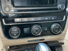 Load image into Gallery viewer, Temperature Controls Volkswagen Passat 2017 - NW595531