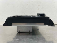Load image into Gallery viewer, RADIO - NW596182