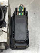 Load image into Gallery viewer, ABS Pump Jeep Wrangler 2015 - NW596236