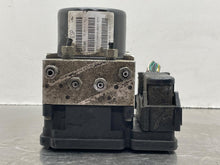Load image into Gallery viewer, ABS Pump Jeep Wrangler 2015 - NW596236