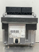 Load image into Gallery viewer, ECU ECM COMPUTER Audi A4 A5 2011 11 - NW597364