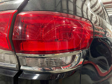 Load image into Gallery viewer, OUTER TAIL LIGHT LAMP Jeep Grand Cherokee 15 16 17 18 19 20 Right - NW597431