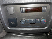 Load image into Gallery viewer, Temperature Controls Lincoln Navigator 2017 - NW603003
