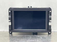 Load image into Gallery viewer, Radio Chrysler Pacifica 2018 - NW605409