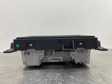 Load image into Gallery viewer, Radio Chrysler Pacifica 2018 - NW605409