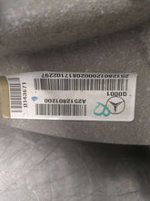 Load image into Gallery viewer, TRANSFER CASE ML320 ML350 ML550 E320 E350 GL450 06 07 08 09 - 12 - NW605197