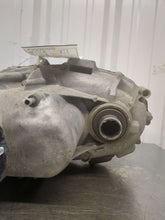 Load image into Gallery viewer, Transfer Case SUBURBAN 1500 2018 - NW609380