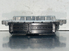 Load image into Gallery viewer, ECU ECM COMPUTER Volvo C30 V40 V70 2006 06 2007 07 08 - NW609779
