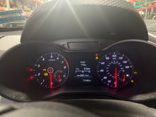 Load image into Gallery viewer, Speedometer Cluster Hyundai Veloster 2016 - NW611177