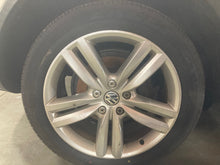 Load image into Gallery viewer, Wheel Rim Volkswagen Touareg 2013 - NW613512