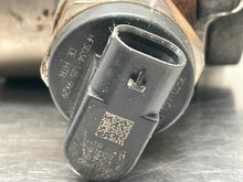 Load image into Gallery viewer, FUEL PUMP Audi A4 A5 Q5 2009 09 2010 10 2011 11 2012 12 - NW613910
